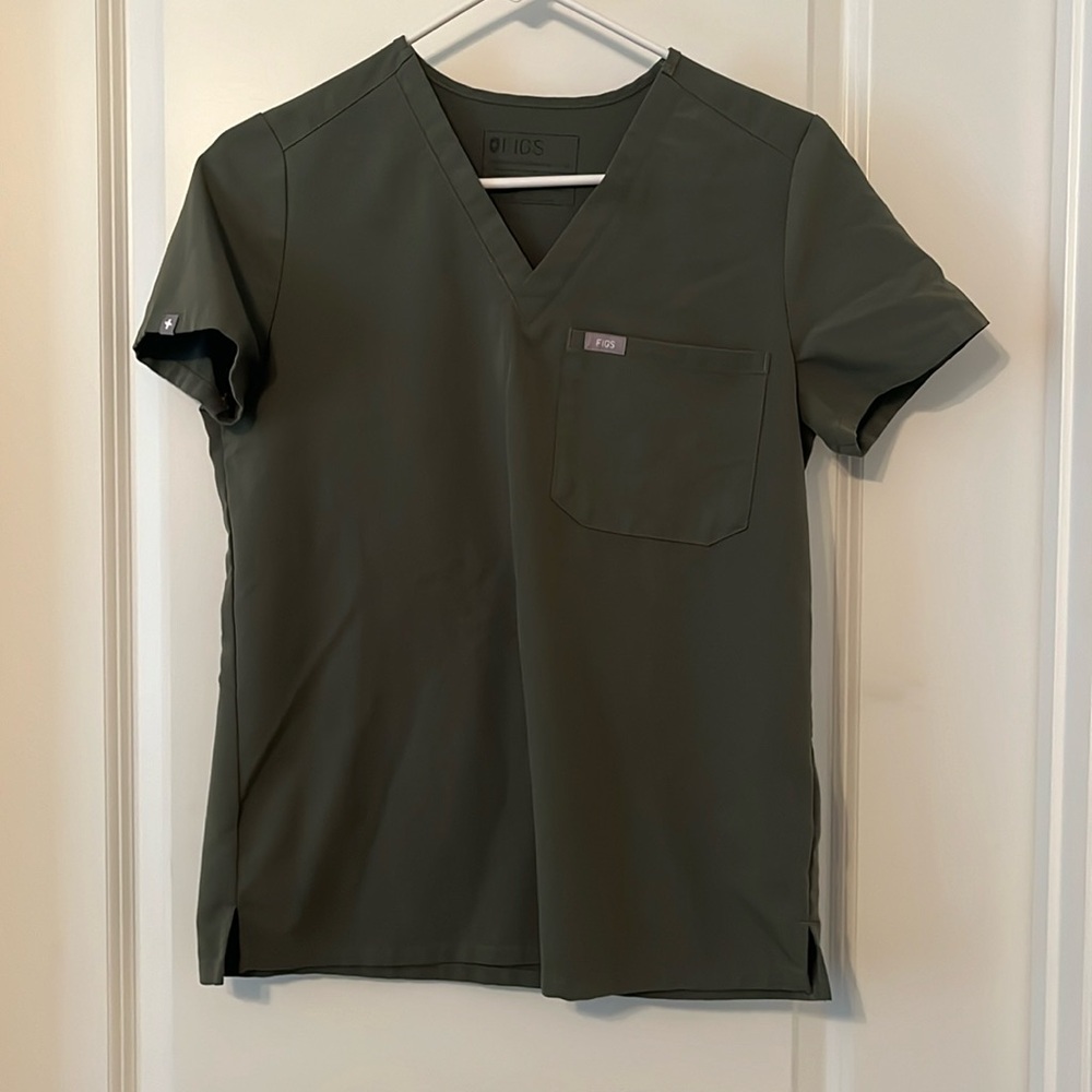 Figs Catarina scrub top
